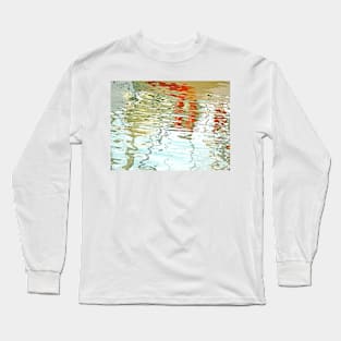 red on water Long Sleeve T-Shirt